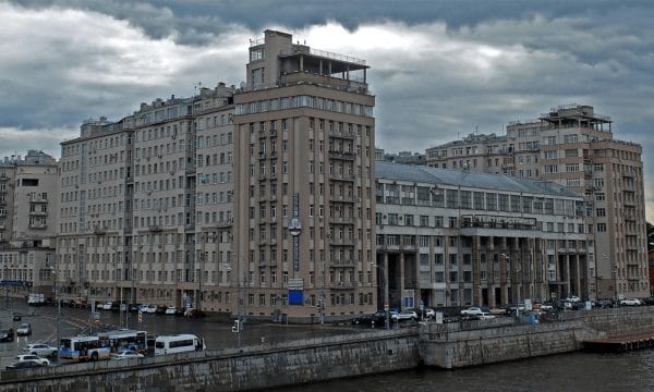 Domogarov possède un appartement dans la célèbre maison au bord de l'eau